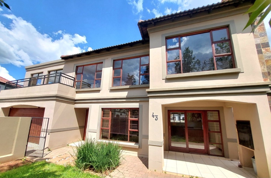 3 Bedroom Property for Sale in Gateway Manor North West